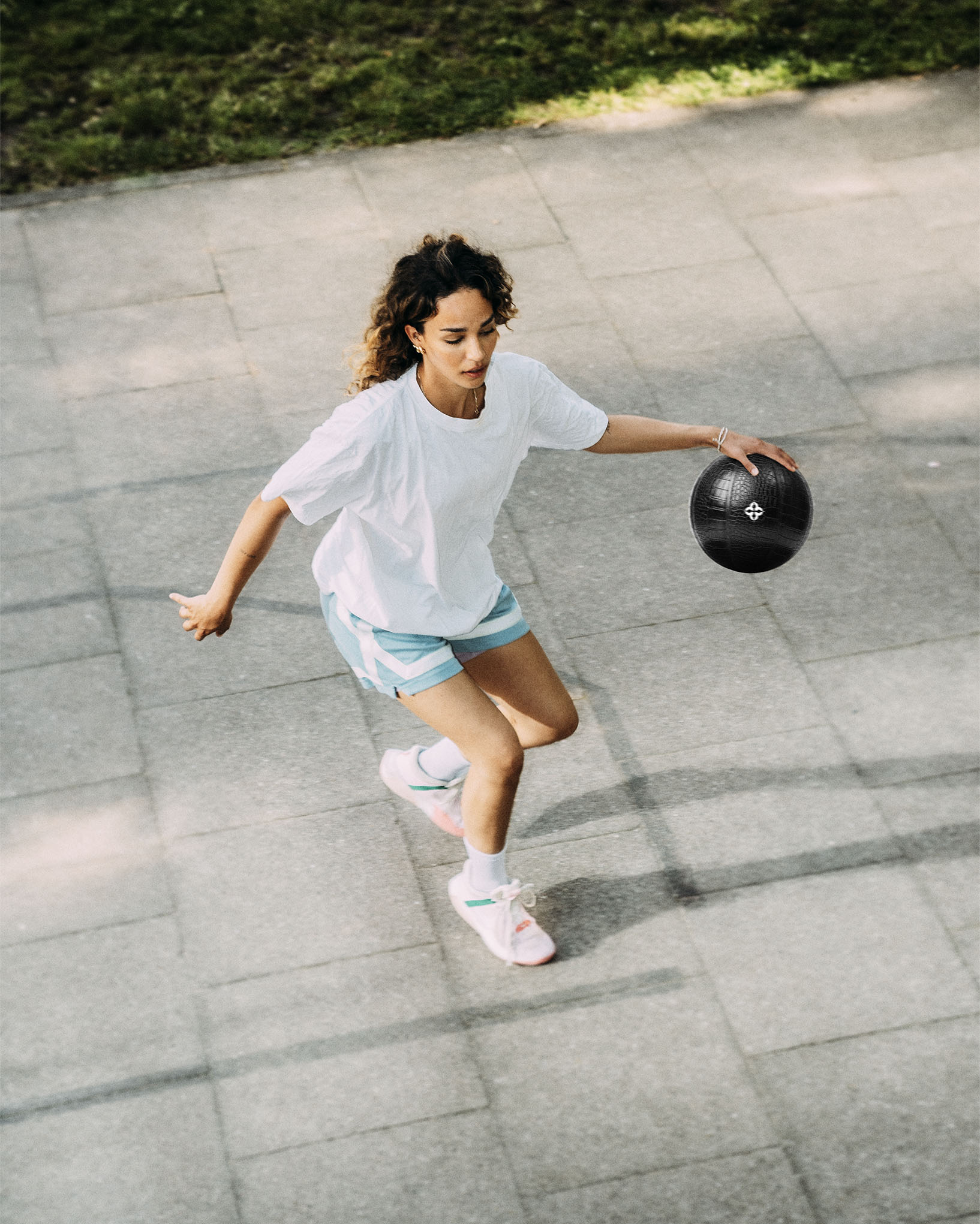 Croco Basketball (charcoal)